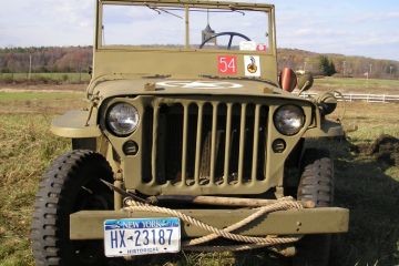 Frontal view of correct Dragoons unit markings for a standard jeep.